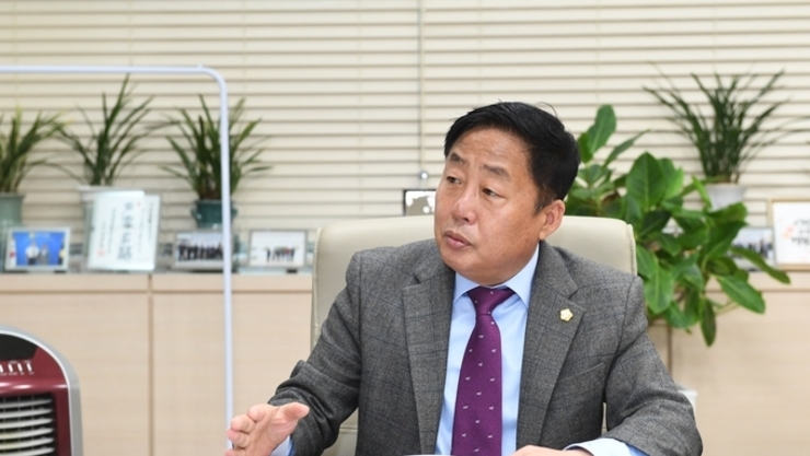 [인터뷰] 경기언론사협회, 윤창철 양주시의회 의장 2023년 신년 인터뷰 실시