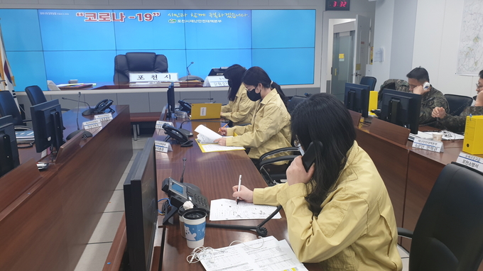 포천시는 코로나19 확진자 수가 4천 명을 넘어선 가운데 지역사회 확산을 막기 위해 총력을 기울이고 있다. 시는 관내 신천지예수교회(신천지) 신도 및 교육생 435명에 대해 전수조사 및 모니터링을 실시하고 있다고 밝혔다.