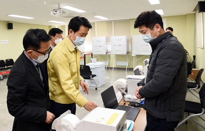 의정부시(시장 안병용)는 4월 9일 제21대 국회의원선거를 대비하여 사전투표소 현장점검을 실시했다.