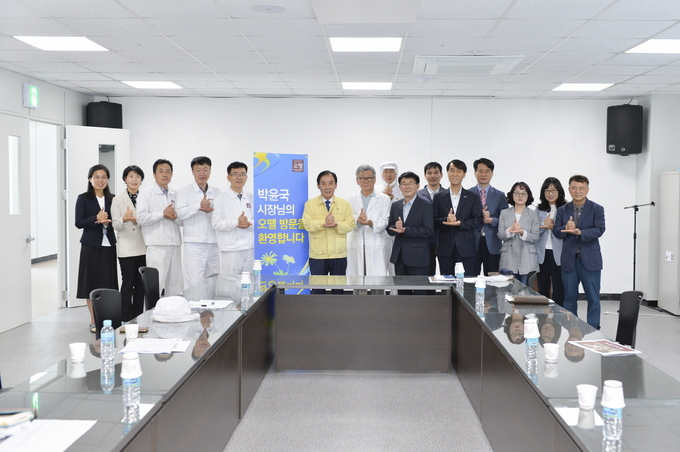 포천시는 지난 21일, 코로나19의 장기화 등 어려운 기업 경영 여건 속에서도 지역경제 성장을 이끌고 있는 기업현장을 찾았다.