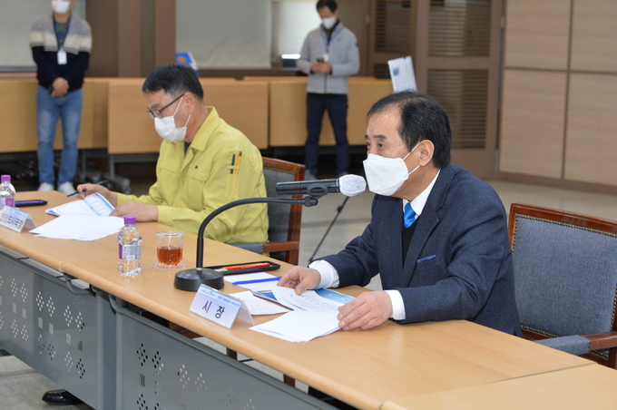 포천시는 지난 15일 대회의실에서 ‘선단도시계획도로(중로1-선단1 및 선단IC)확포장공사 기본 및 실시설계용역’ 착수보고회를 개최했다.