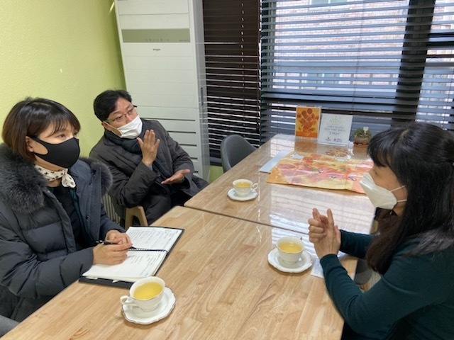 의정부시는 가출 등 가정 밖 청소년들이 생활하고 있는 관내 청소년쉼터를 방문하여 코로나19 예방을 위한 방역체계의 점검과 쉼터 운영 전반에 대한 사항을 점검하였다.