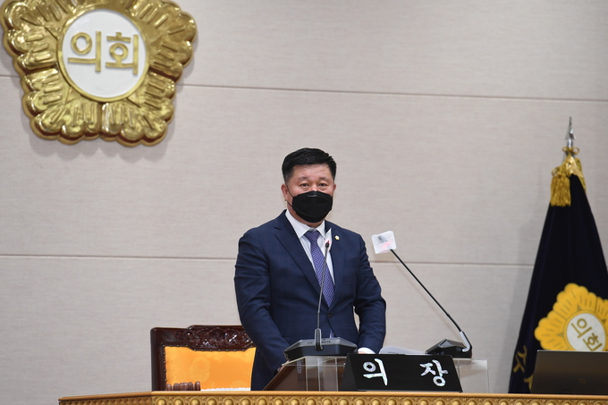 정덕영 양주시의회 의장이 제326회 임시회 제1차 본회의를 진행하고 있다.