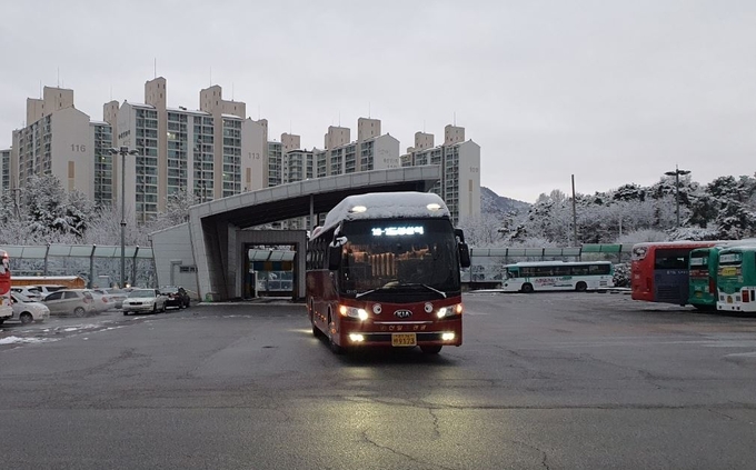 의정부시는 3월 2일부터 의정부 버스공영차고~도봉산역 간 전세버스 2대를 긴급 투입했다.
