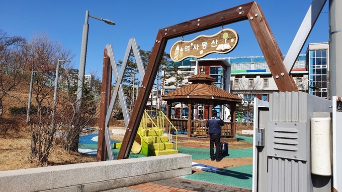 김포시가 2021년 어린이들의 안전을 위해서 어린이 놀이시설 20개소의 시설 검사를 실시 중이다.