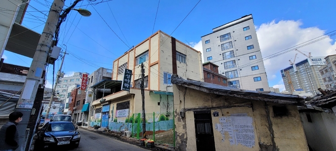 의정부시는 3월 30일 의정부동 453-31번지(구 노성야학) 자투리 주차장 조성사업이 경기도 주차환경 개선사업에 선정되어 도비 2억 원을 지원받는다고 밝혔다.
