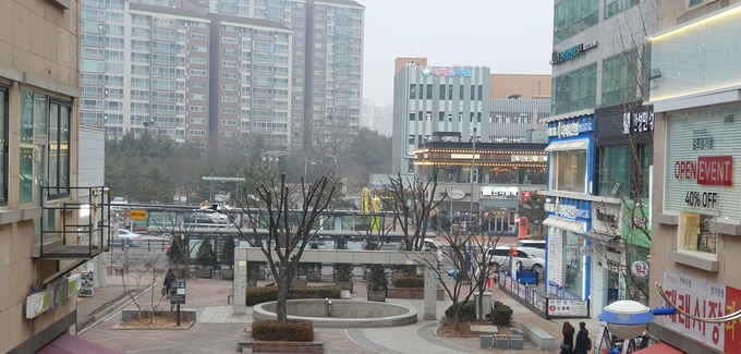 장기본동행정복지센터는 경기도 공모사업인 경기평상 조성사업 공모결과 장기동 1606번지 일원 소공원이 최종선정되어 5천만원의 특별조정교부금을 확보하였다고 밝혔다.