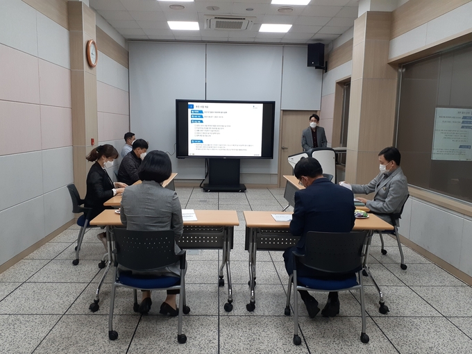 김포시는 안심귀갓길 조성을 위한 주요이동 동선 분석과 생활쓰레기 무단투기 다발지역 분석 및 코로나19 우선방역지 분석 등 3개 분야에 대한 빅데이터 분석 사업을 완료했다.