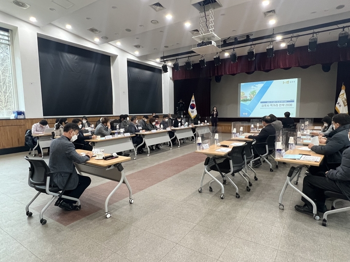 김포시는 1월 10일 지난 20년 3월부터 진행된 김포형 먹거리 종합계획 수립을 위한 ‘김포시 푸드플랜 수립 연구용역’ 최종보고회를 개최했다.