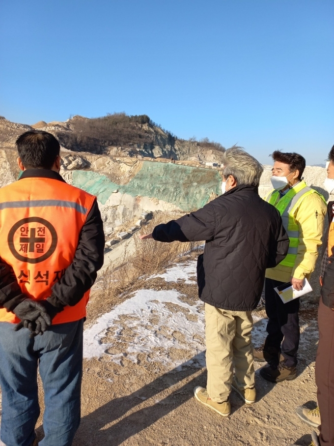 포천시는 2월 3일부터 11일까지 ‘토석채취 및 산지전용허가지 현장 안전점검’을 실시한다.