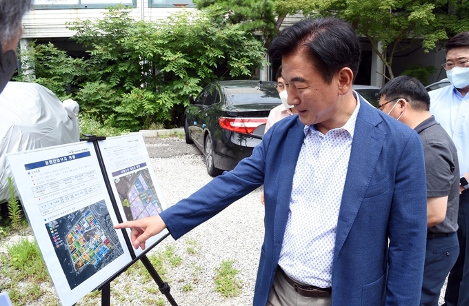 김동근 의정부시장은 7월 20일 용현산업단지 주차 실태를 파악하기 위한 현장점검에 나섰다.