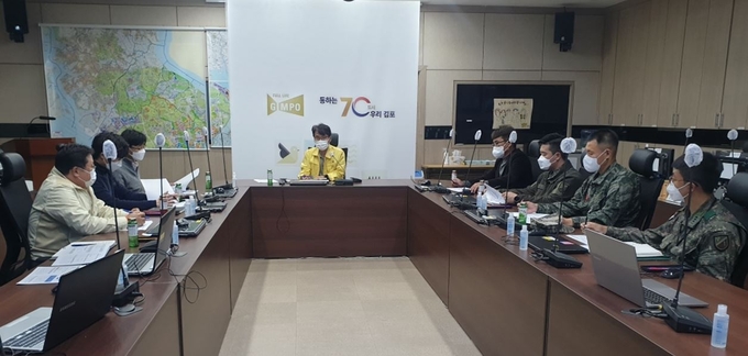 김포시는 20일 겨울철 대설 한파 자연재난 대비 민·관·군협력체계 구축을 위한 간담회를 실시하였다.