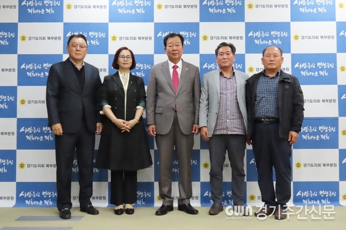 경기언론사협회(회장 이미숙)는 이번에 출범한 제 11대 경기도의회에서 경기북부 지역에서 당선된 도의원 43명으로 구성된 경기북부 도의원협의회의 임상호 회장을 대상으로 인터뷰를 실시했다.