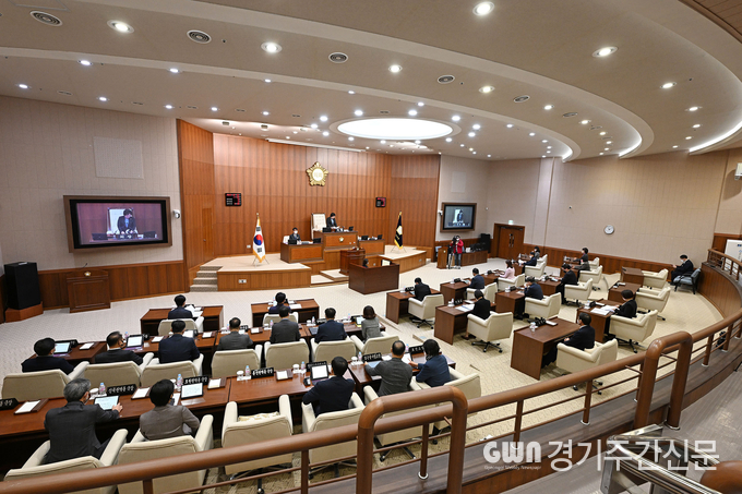 의정부시의회(의장 최정희)는 6일부터 16일까지 11일간의 일정으로 2023년도 첫 회기인 제320회 임시회를 개회했다.