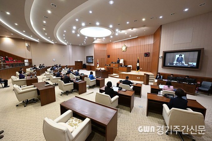  의정부시의회(의장 최정희)는 24일부터 28일까지 5일간의 의사일정으로 의정활동에 들어간다.