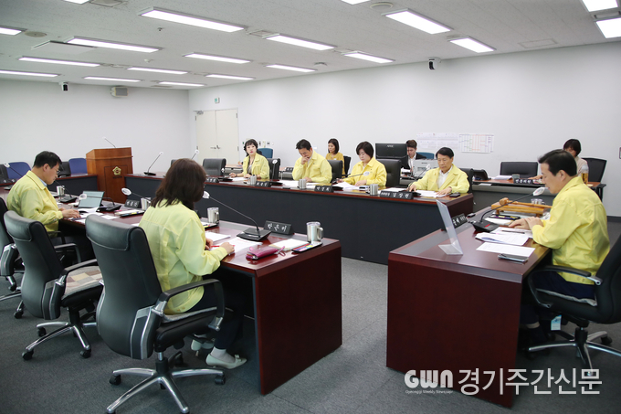  성남시의회는 5월 16일 오전 11시 성남시 정자교 붕괴사고 행정사무조사 특별위원회 첫 회의를 개최하여 위원장 및 부위원장을 선임하고 행정사무조사계획서를 의결하면서 정자교 붕괴사고에 대한 행정사무조사의 활동을 시작했다.