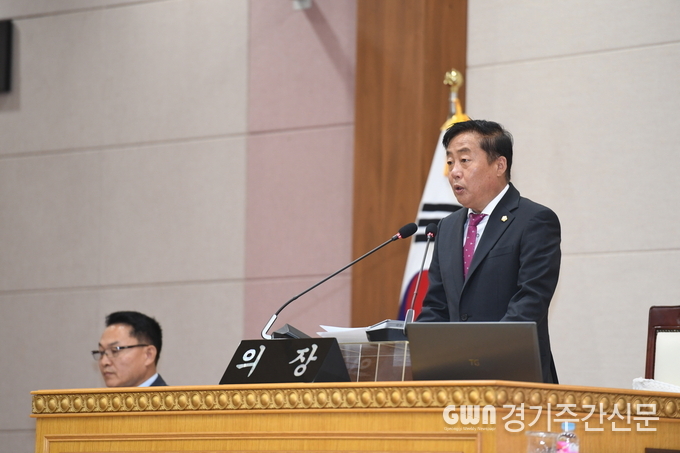  한상민 부의장이 ‘양주시 광석지구 택지개발 사업 강력 추진 촉구 건의안’을 대표 발의하고 있다.