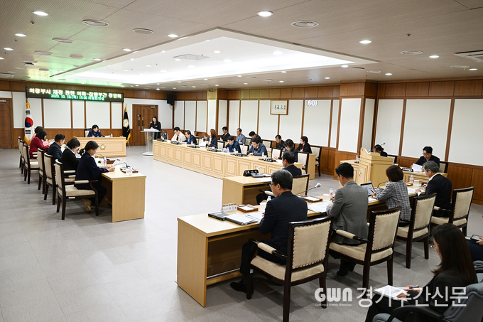  의정부시의회(의장 최정희)는 지난 19일 의원 및 부시장, 자치행정국장, 경제일자리국장, 기획예산과장, 세정과장이 참석한 가운데 시 재정 상황 공유 및 극복을 위한 정담회를 개최했다고 밝혔다.