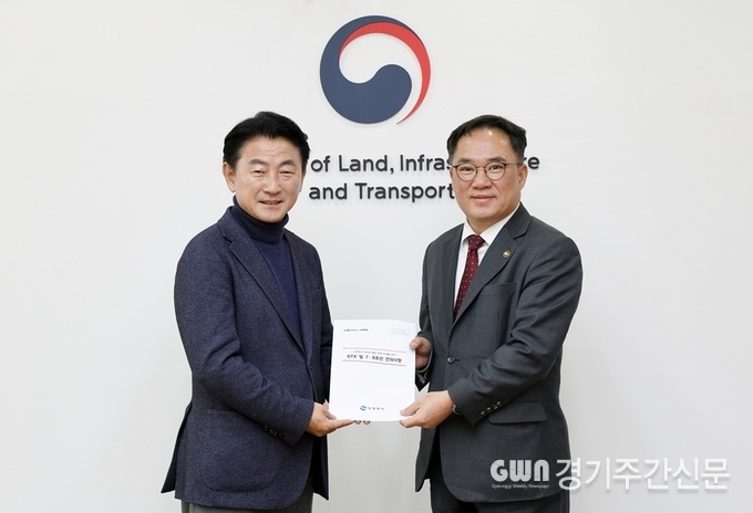  김동근 시장은 11월 23일 국토교통부 철도국을 소관하는 백원국 국토교통부 2차관에게 GTX-C, 7‧8호선 등 철도 현안사항 해결을 강력히 요청했다. (사진=의정부시)