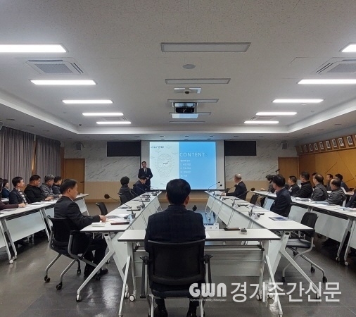  파주시는 4일 시청 대회의실에서 ‘파주시 민원콜센터 구축’ 사업의 완료보고회를 개최했다.
