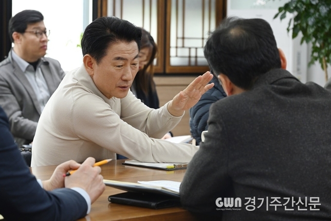  의정부시는 3월 7일 시장실에서 ‘제3차 생태환경 전략회의’를 열고 걷고 싶은 생태도시 조성을 위한 현안과 정책 방향을 논의했다.