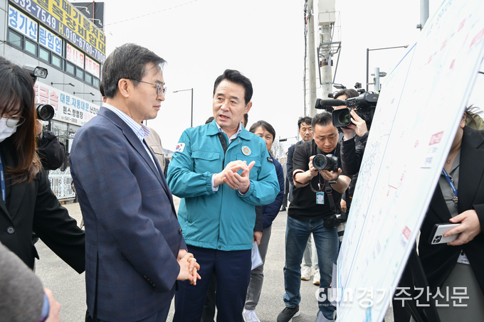  백영현 포천시장은 지난 4일 김동연 경기도지사와 함께 올해 말 착공 예정인 전철 7호선 옥정-포천 광역철도 소흘정거장 예정지 현장을 방문했다.