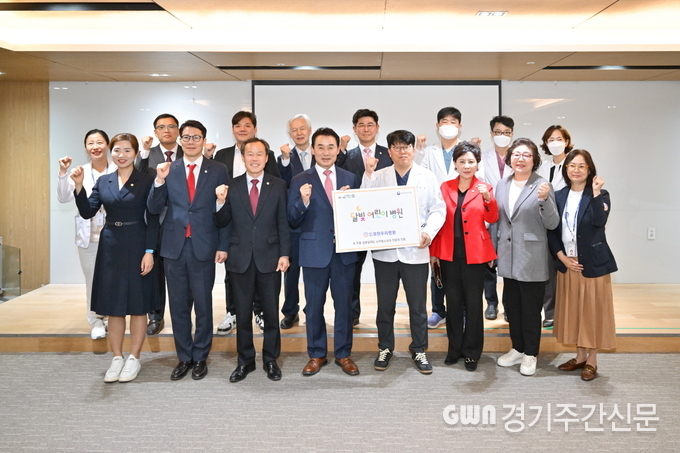  포천시는 24일 포천시 1호 달빛어린이병원으로 지정된 포천 우리병원에서 달빛어린이병원 개소식을 개최했다.<br>