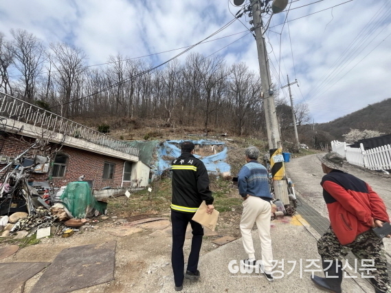  파주시는 여름철 산사태로 인한 인명과 재산 피해를 예방하기 위해 선제적 대응에 나서고 있다.