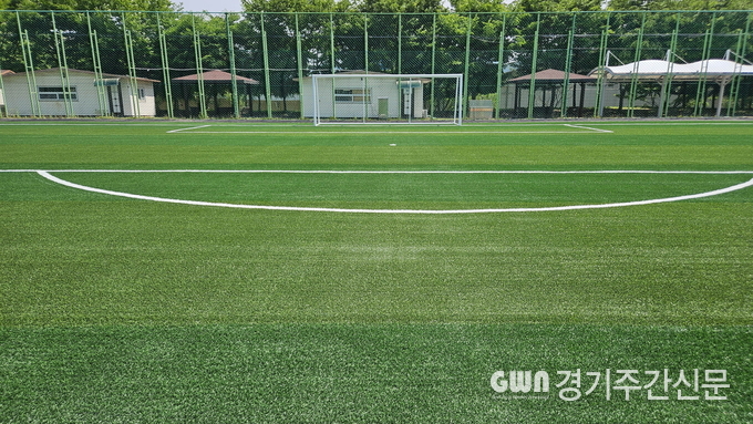  양주시는 축구장 이용객들의 부상 방지와 편의성 향상을 위해 광적면 광적생활체육공원 축구장의 대대적인 시설 개선 사업을 완료했다고 31일 밝혔다. / 사진제공=양주시