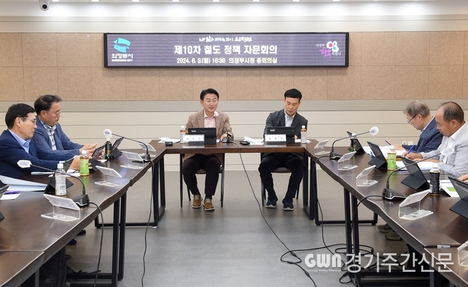 김동근 의정부시장이 ‘의정부경전철 장애대책 보고회’를 진행하고 있다. / 사진=의정부시제공