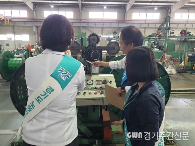  양주시는 동두천, 의정부 및 남양주 등 경기 북동권역 7개 시군과 함께‘외국인 근로자 안전수칙’을 주제로 산재예방 캠페인을 진행했다고 5일 밝혔다. / 사진=양주시제공