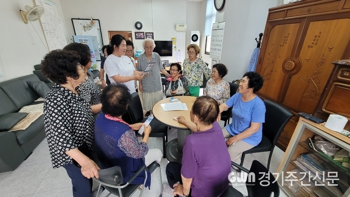  양주시가 오는 9월 말까지 독거노인, 기초생활수급자, 만성질환자 등 건강 취약계층의 안전한 여름나기를 위해 집중 방문 건강관리 서비스를 시행한다고 밝혔다. / 사진=양주시제공