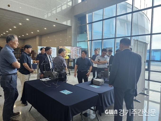  포천시는 지난 7월 30일 경기대진테크노파크 내 포천시 드론산업 지원센터에서 ‘포천형 드론 실증도시 구축사업’의 최종보고회를 개최했다. / 사진=포천시제공
