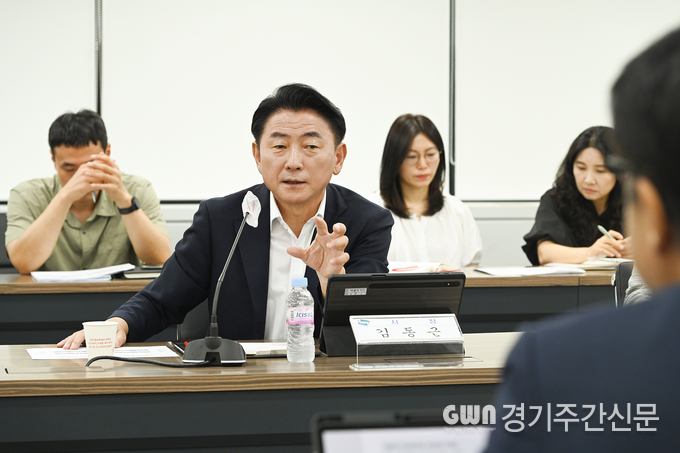  김동근 의정부시장이 경기연구원과 간담회를 진행하고 있다. / 사진=의정부시제공