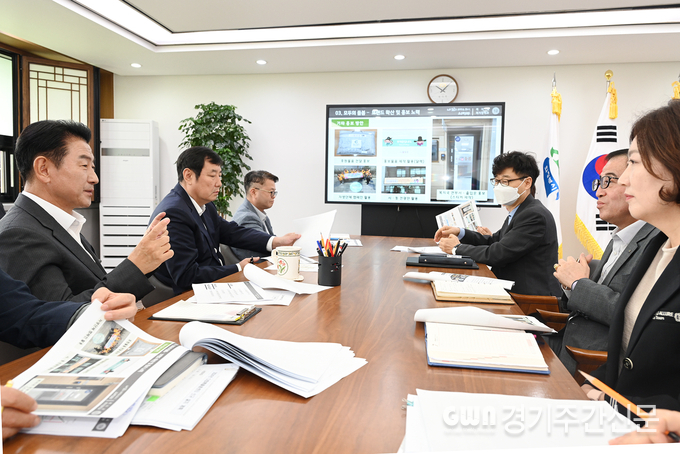  의정부시는 10월 7일 시장실에서 ‘제3차 복지정책 전략회의’를 열고 부서 간, 민관 협력을 통한 복지정책 추진 방안 등을 모색했다. / 사진=의정부시