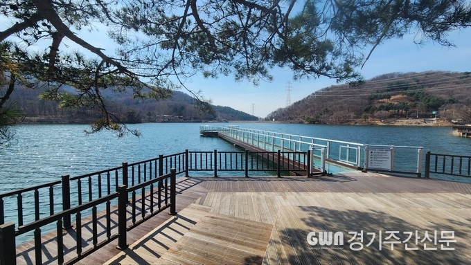 기산저수지 스카이워크 전경