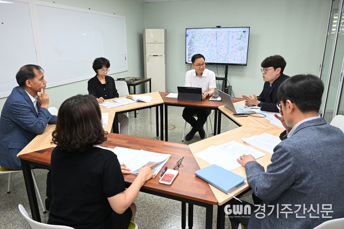  의정부시는 강현석 부시장이 7월 9일부터 시정 전반의 현안 점검을 위한 국‧소별 주요 업무보고에 본격 착수했다고 밝혔다. / 사진=의정부시<br>
