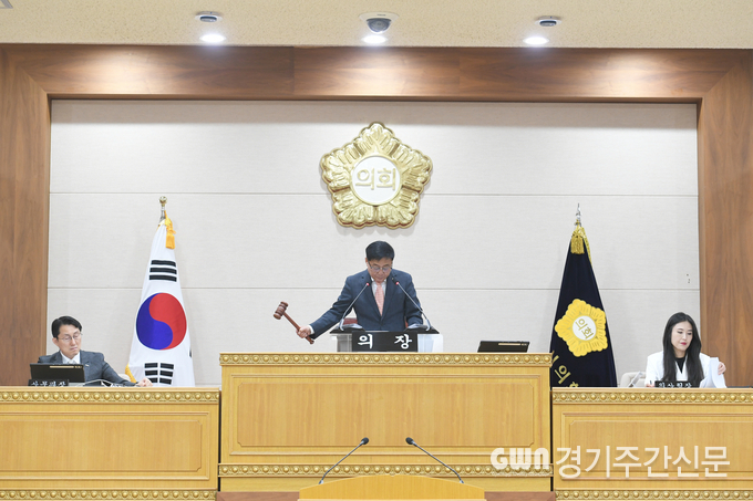  윤창철 의장이 제379회 임시회 제2차 본회의를 주재하고 있다.. / 사진=양주시의회